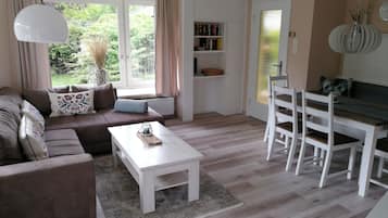 Smart-TV, Bücher, Stereoanlage