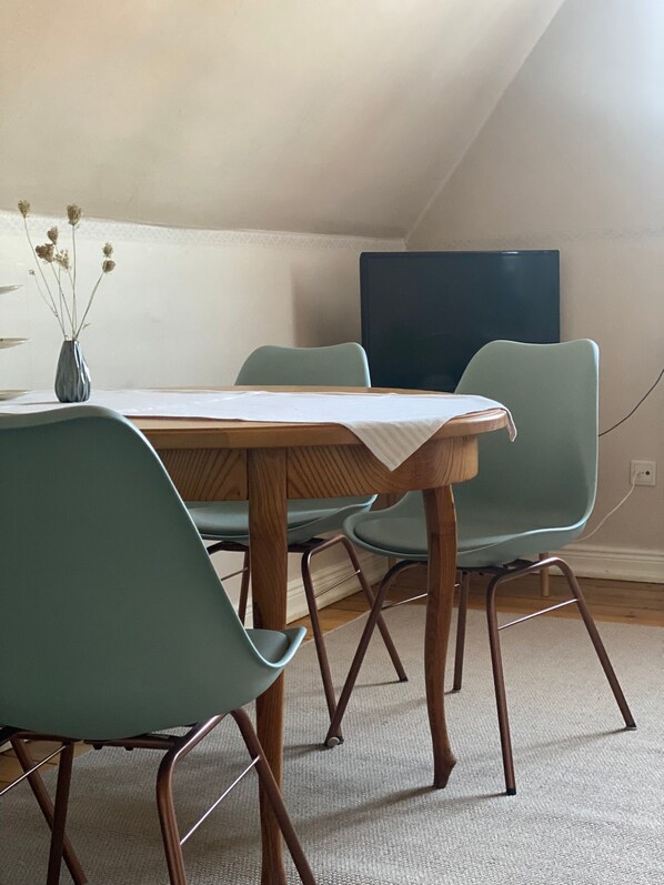 Unclassified image, 1 of 26, button