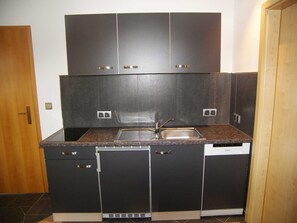 Kühlschrank, Mikrowelle, Geschirrspüler