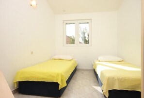 2 عدّة غرف نوم وخزنة داخل الغرفة ومكواة/لوح كي وواي فاي مجانًا