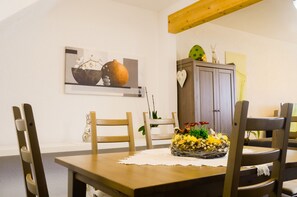 Dining - 4 stars, fantastic location with Alpine panorama, excl. Equipment, bright and quiet (Brenden)