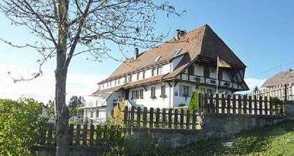 4 stars, fantastic location with Alpine panorama, excl. Equipment, bright and quiet