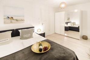 2 間睡房、熨斗/熨衫板、可攜式嬰兒床、免費 Wi-Fi