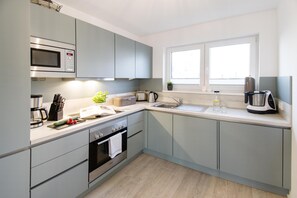 雪櫃、焗爐、爐具、洗碗機