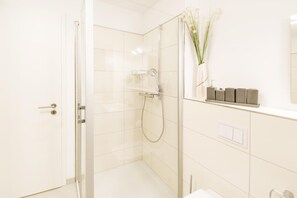 Een douche, een haardroger