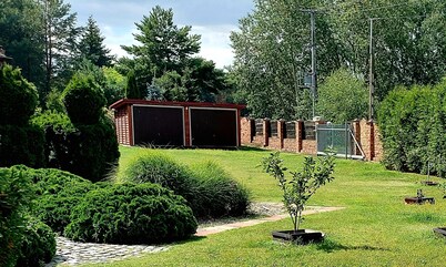 Stylish house in an idyllic, quiet location, large garden.