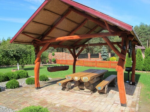Stylish house in an idyllic, quiet location, large garden.