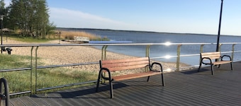 Mukava tyylikäs talo idyllisellä ja rauhallisella paikalla, suuri puutarha, autokatos