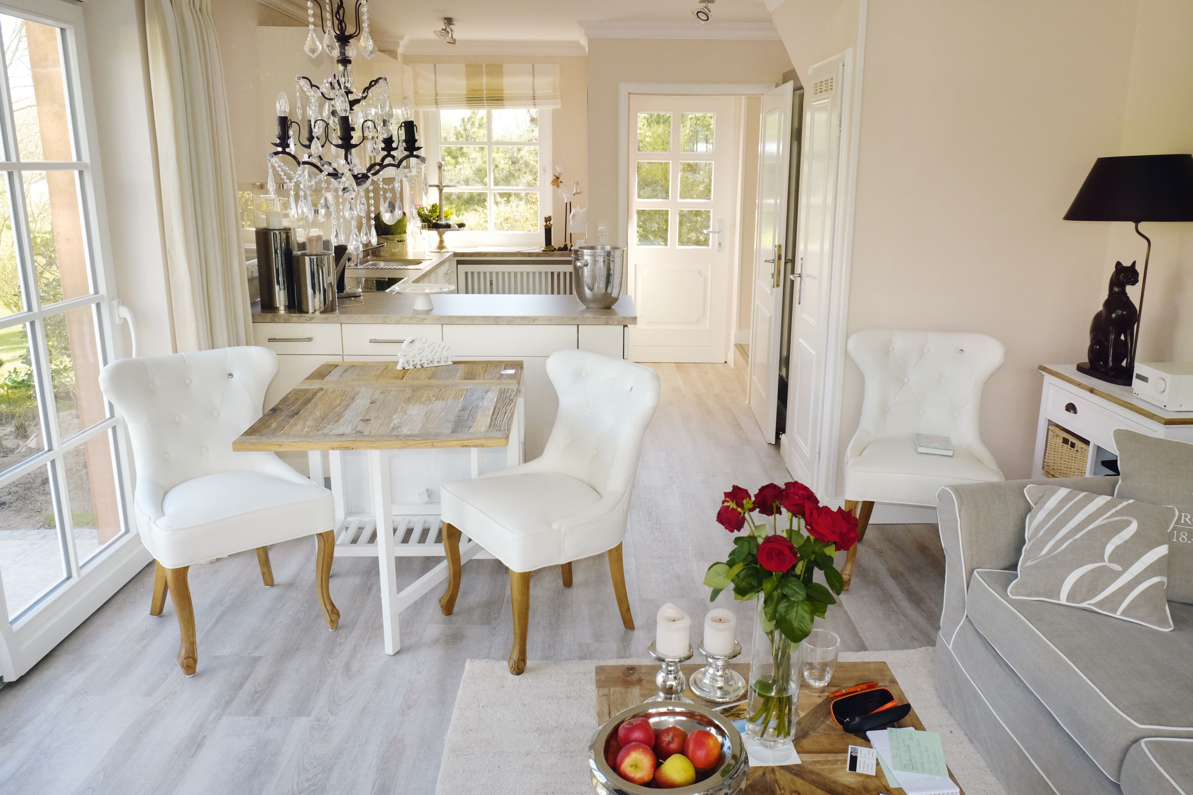 5 * - A charming country-style thatched roof, the finest interiors, large sunny garden.