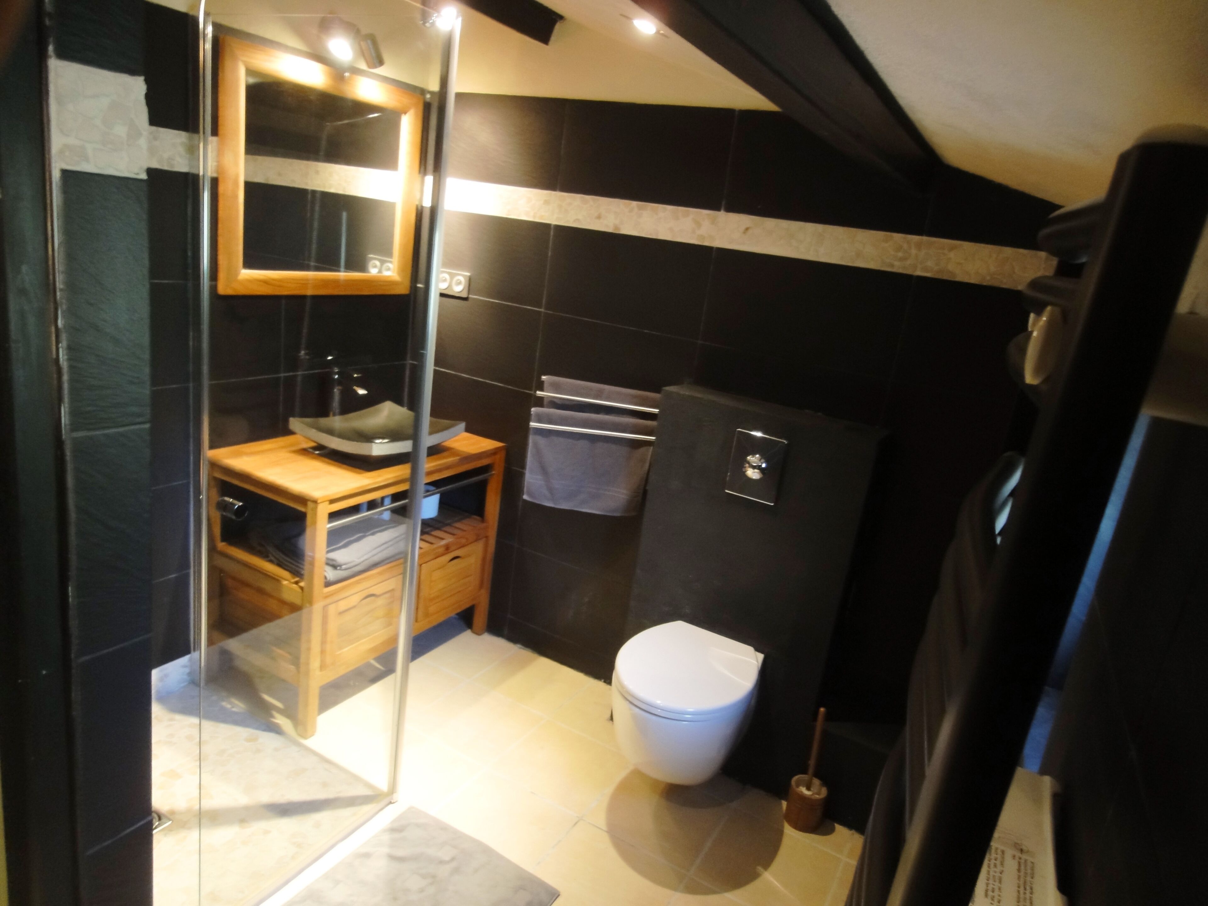 100% quiet in Uzès! Swimming-pool 10X5m, 70m² with AC + private terrace, WIFI, huge garden