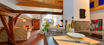 Hofatelier Menacher Manorial room - 85sqm with fireplace and terrace