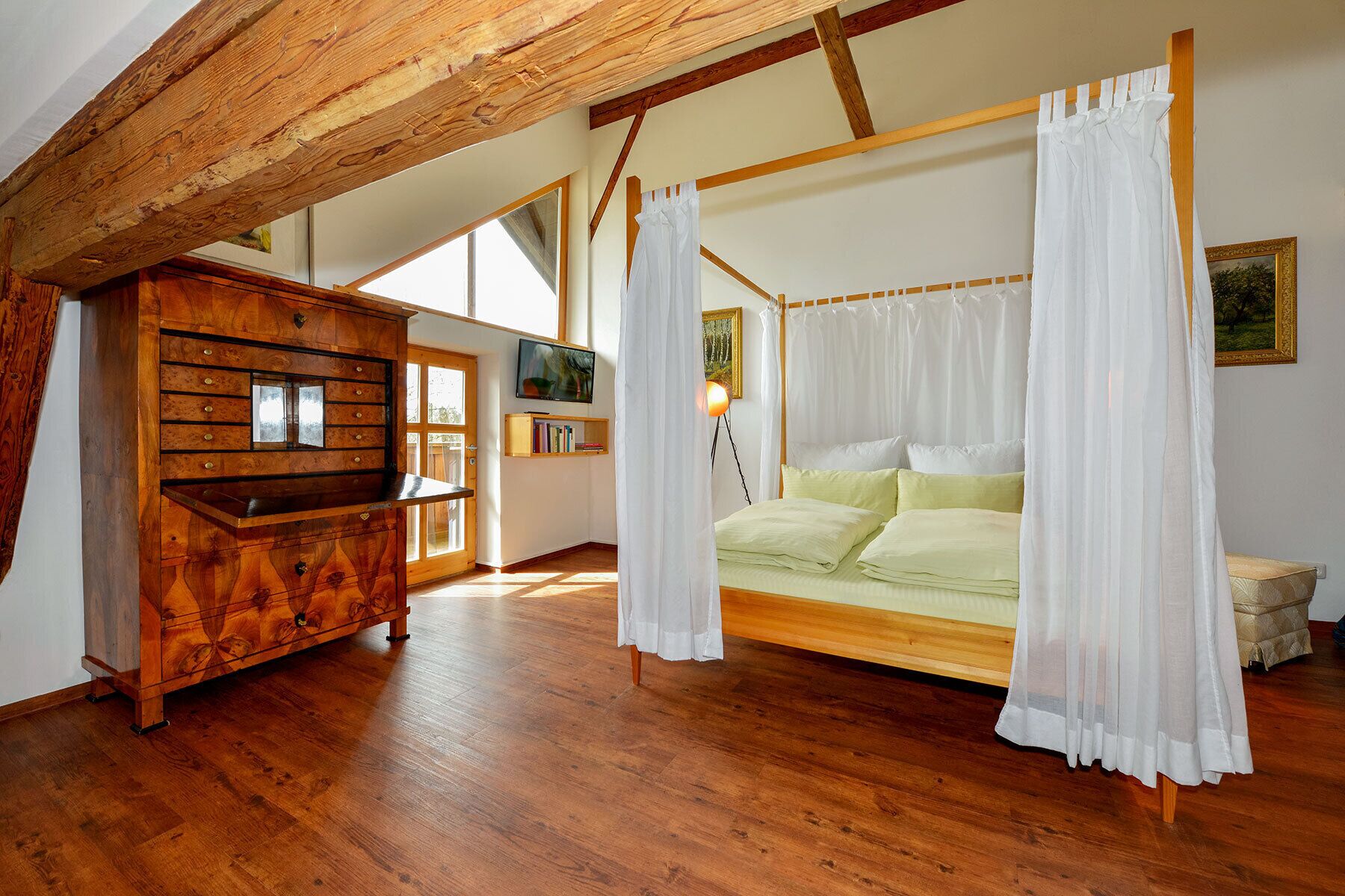 1 多间卧室、WiFi、床单