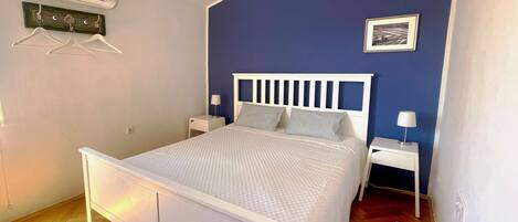 2 室のベッドルーム、アイロン / アイロン台、WiFi、ベッドシーツ