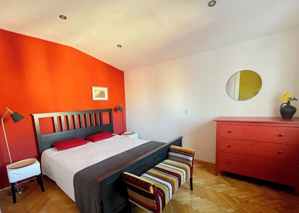 2 chambres, fer et planche à repasser, Wi-Fi, literie fournie