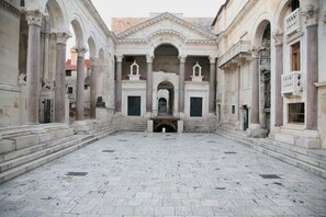 مكان جذب سياحي