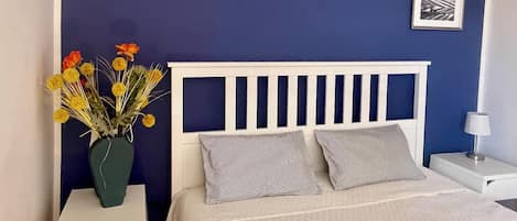 2 habitaciones, tabla de planchar con plancha, wifi y ropa de cama
