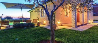 静かなエリアにあるプライベートプール付きの魅力的な高級ヴィラ 