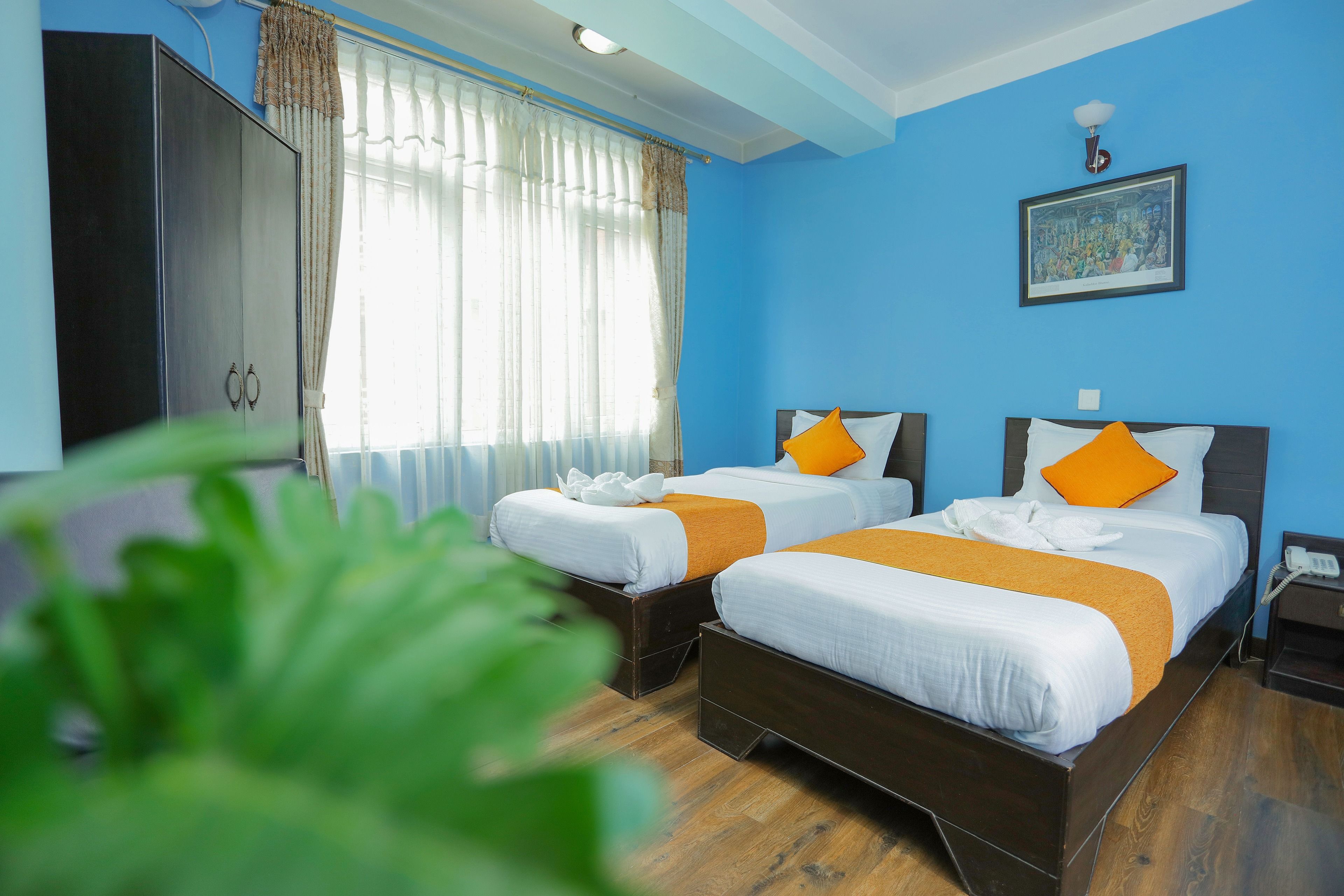 family room | 5 bedrooms, premium bedding, down duvets, pillow-top beds
