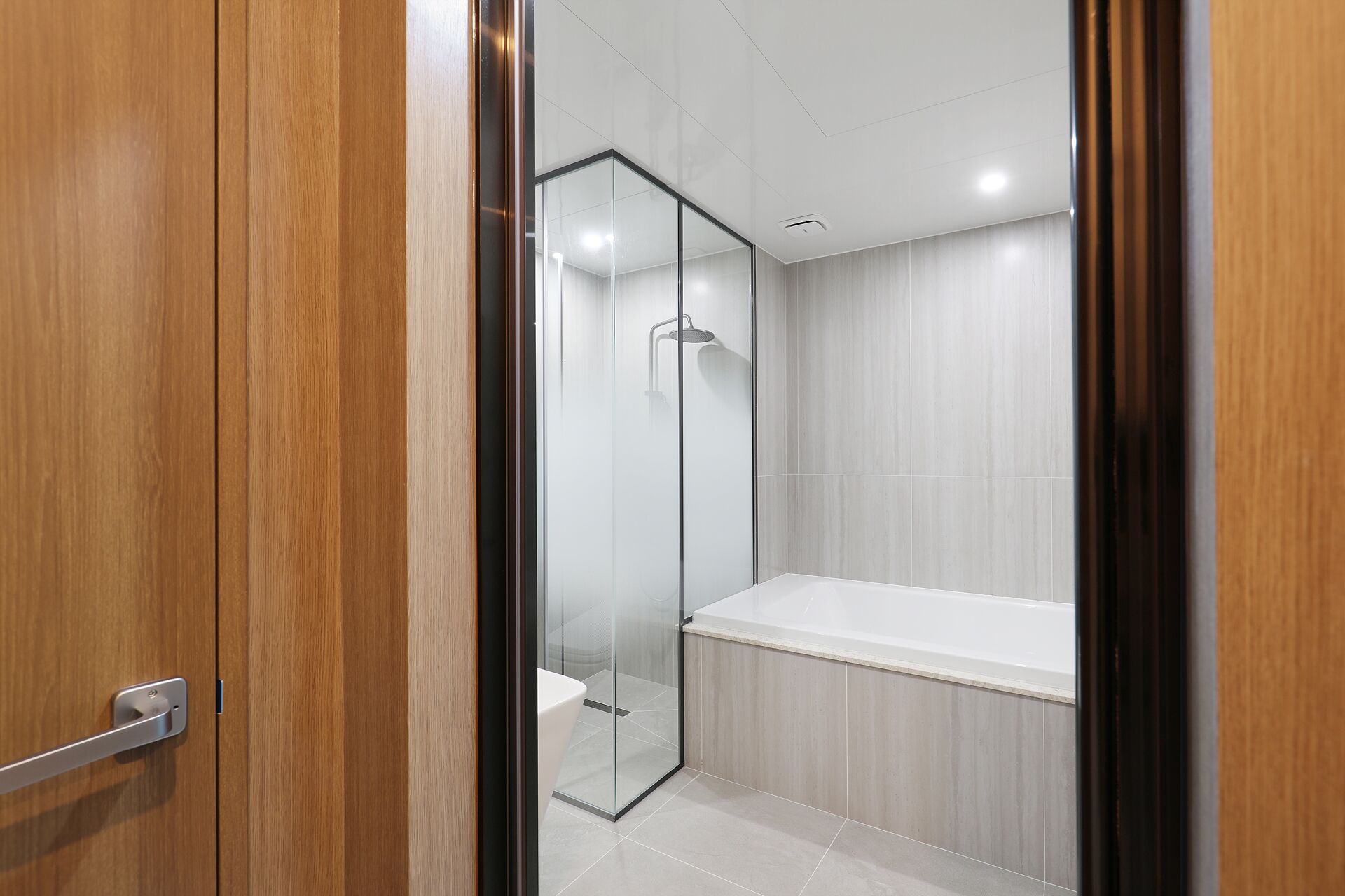 premium room, 1 king bed, non smoking | bathroom | free toiletries, hair dryer, bathrobes, slippers