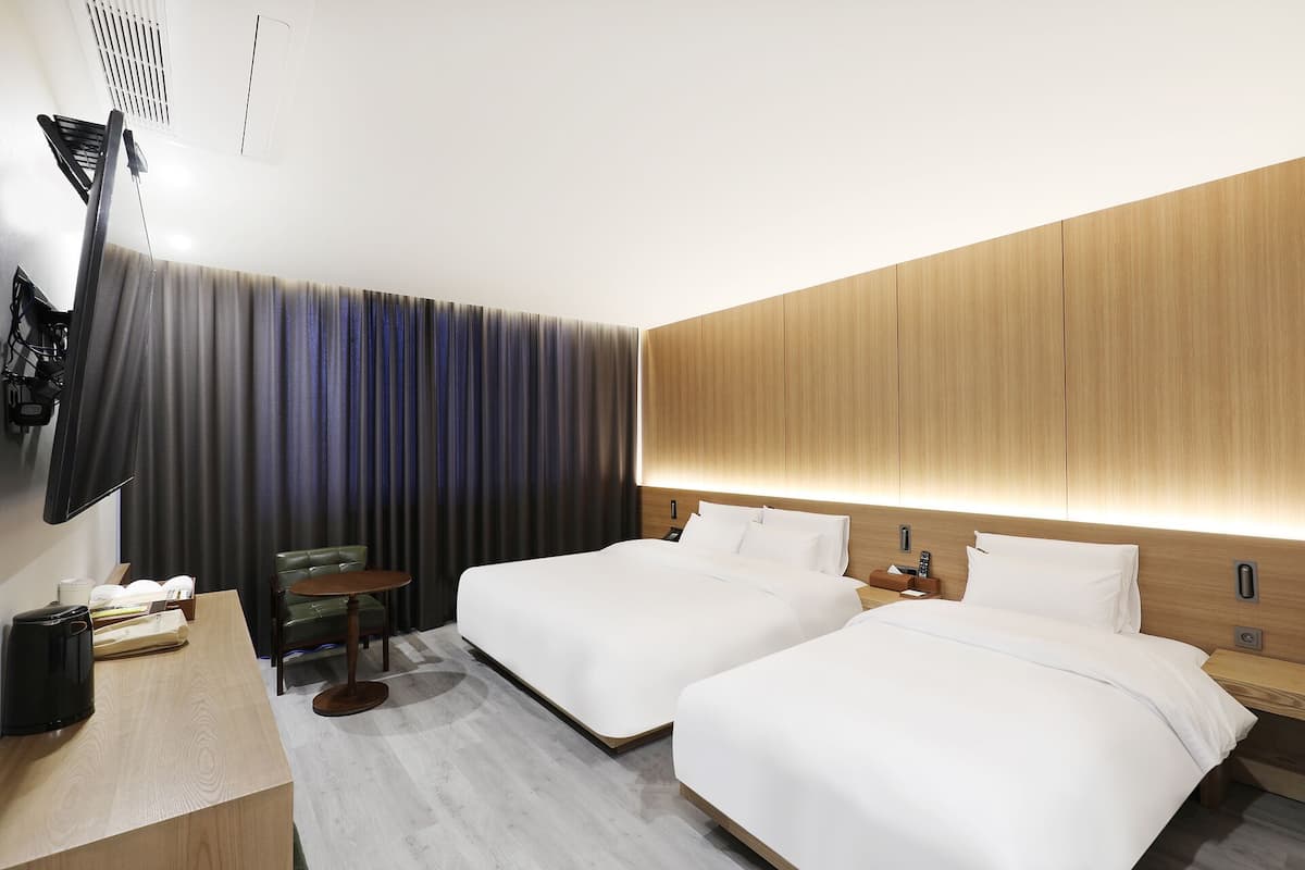 Premium Twin Room, Multiple Beds, Non Smoking | Desk, laptop workspace, blackout curtains, free WiFi