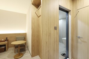 スーペリア ルーム キングベッド 1 台 禁煙 | デスク、ノートパソコン用作業スペース、遮光カーテン、WiFi (無料)