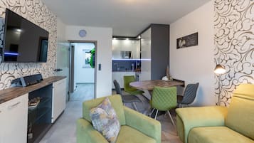 Fernseher, Stereoanlage