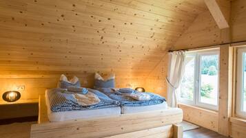 3 habitaciones y ropa de cama