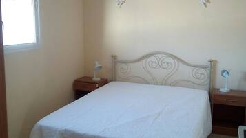 2 makuuhuonetta, silitysrauta/-lauta, Wi-Fi