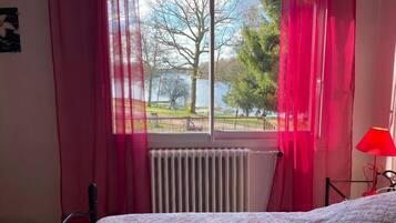 2 slaapkamers, een strijkplank/strijkijzer, gratis wifi