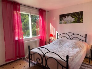 2 Schlafzimmer, Bügeleisen/Bügelbrett, kostenloses WLAN