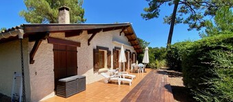 Cosy house with garden + Terrace, ocean and bay in walking distance, Wifi and TV