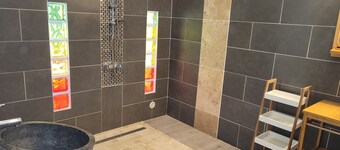 Villa Creole 5 F for 6/8 people with swimming pool and pool house