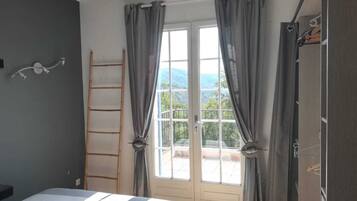 3 chambres, fer et planche Ă  repasser, Wi-Fi gratuit, draps fournis