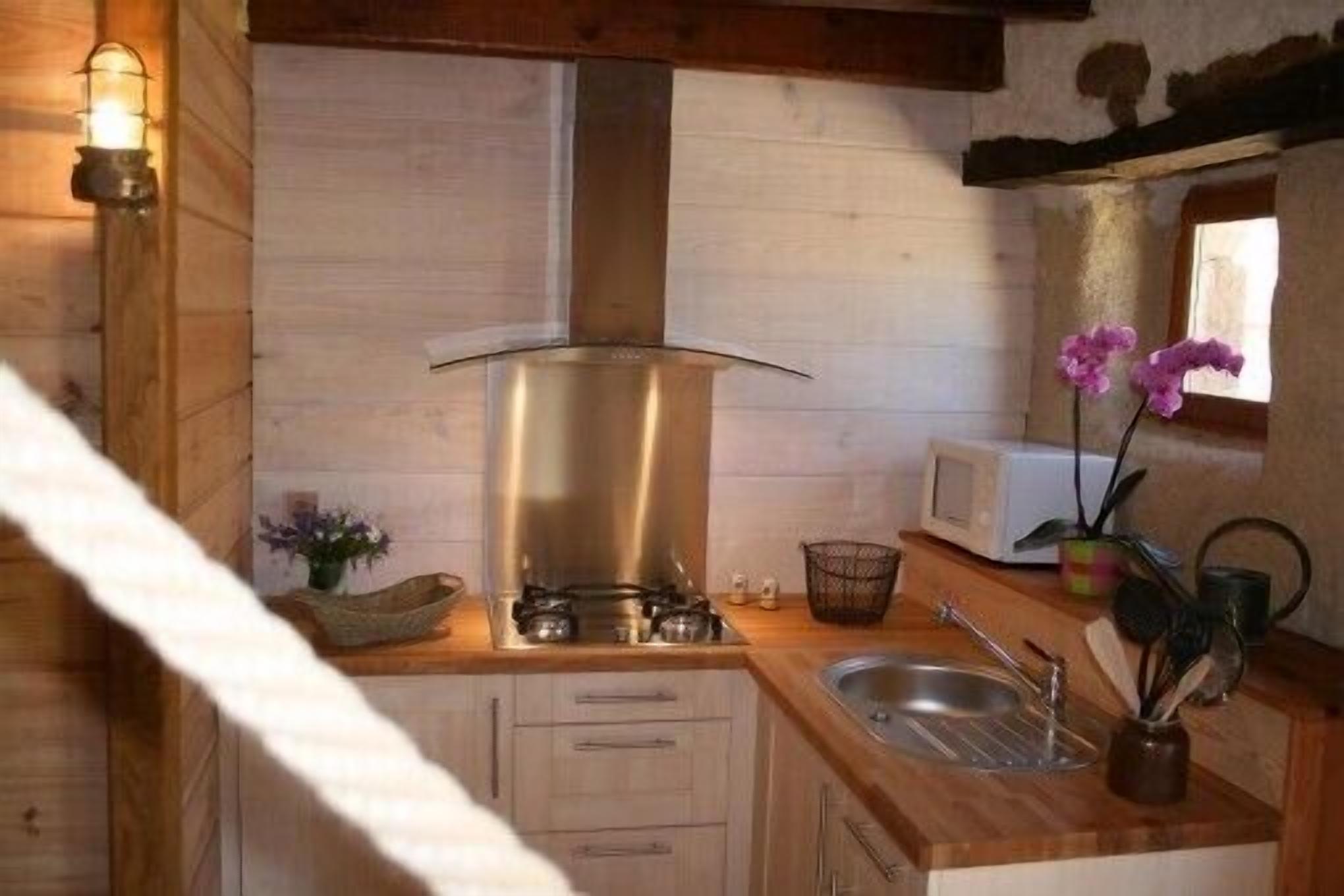 Studio in a renovated farmhouse in Tregastel on the Pink Granite Coast