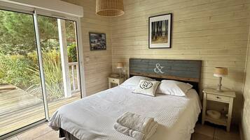 4 habitaciones, tabla de planchar con plancha y cuna de viaje