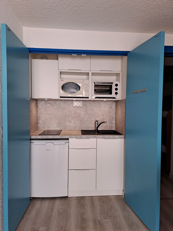 Fridge, microwave, oven, stovetop - La Mongie Noël for 4 people at the foot of the slopes with covered parking (Bagnères-De-Bigorre)