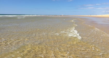 Modern house LE PIN 90 m2 with parking all on foot: Lac marin, sea, center