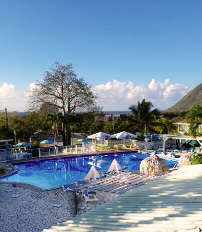 Large studio in Le Diamant, quiet residence, swimming pool, 500m from the beach and shops