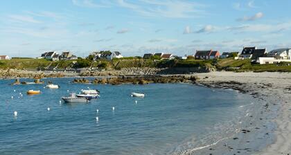 Breathtaking view for this beautiful waterfront apartment.