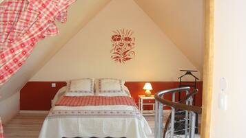2 habitaciones, cuna de viaje, wifi gratis y ropa de cama