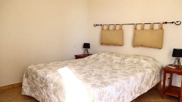 1 bedroom, iron/ironing board, free WiFi, bed sheets