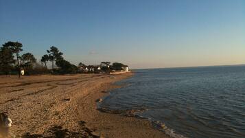 Plage à proximité, chaises longues