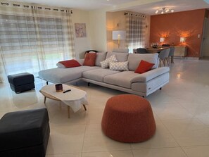 Smart TV, DVD player, books