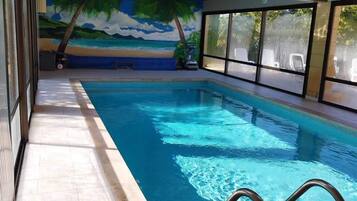 Piscine couverte, piscine extérieure