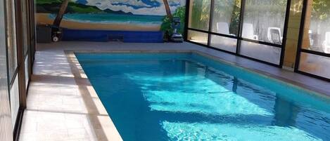 Piscine couverte, piscine extérieure