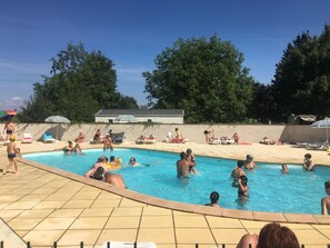 Piscine couverte, piscine extérieure