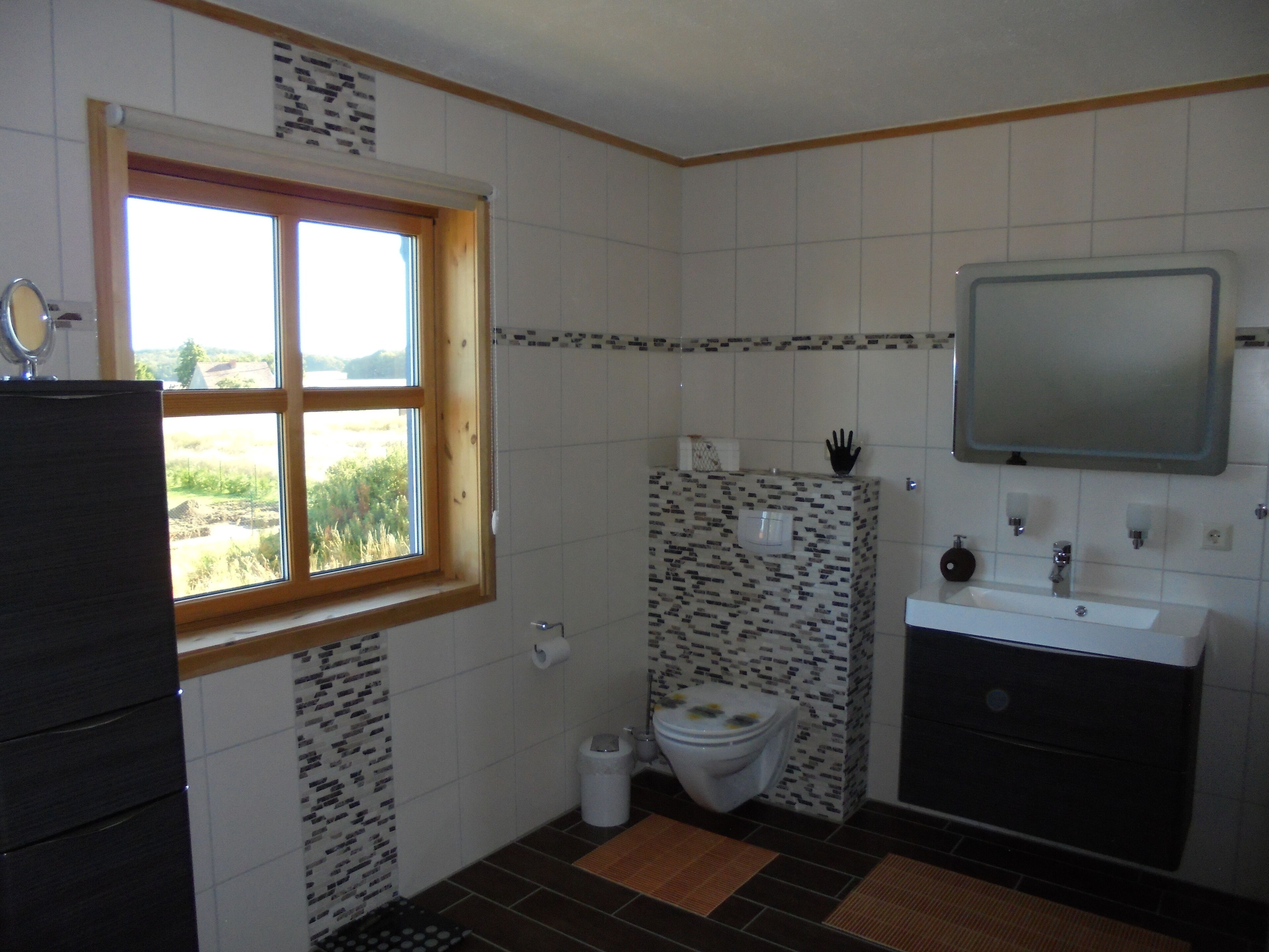 family-friendly non-smoking house with large garden and beautiful view