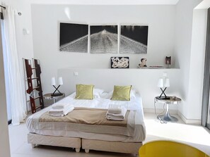 5 bedrooms, iron/ironing board, travel crib, WiFi