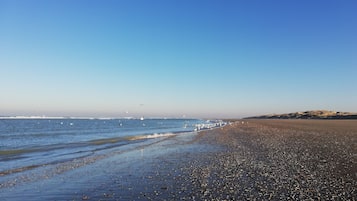 Una playa cerca