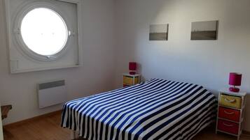 3 slaapkamers, een strijkplank/strijkijzer, rolstoeltoegang